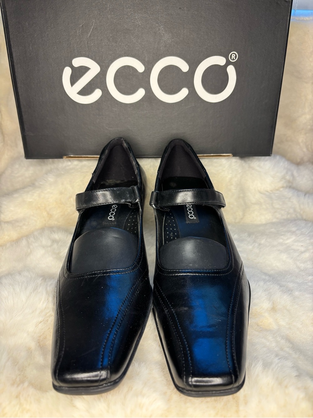 NWB ECCO London Mary Jane Women Black Leather Heels